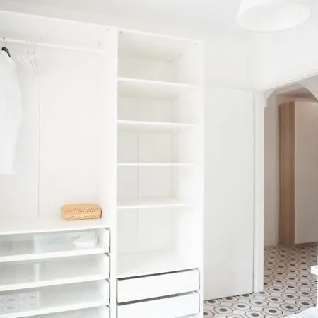 Apartment - Aura