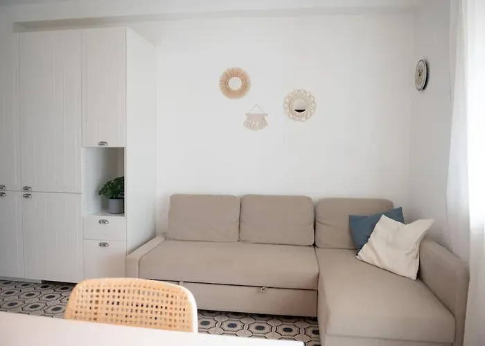 - Aura Διαμέρισμα *