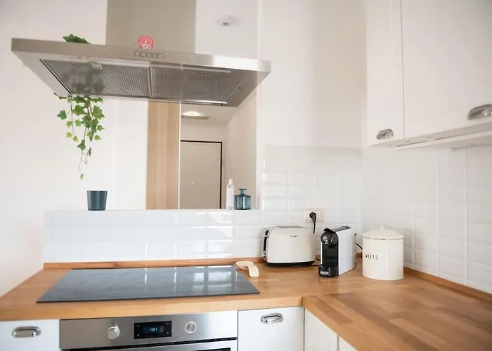 - Aura Διαμέρισμα *